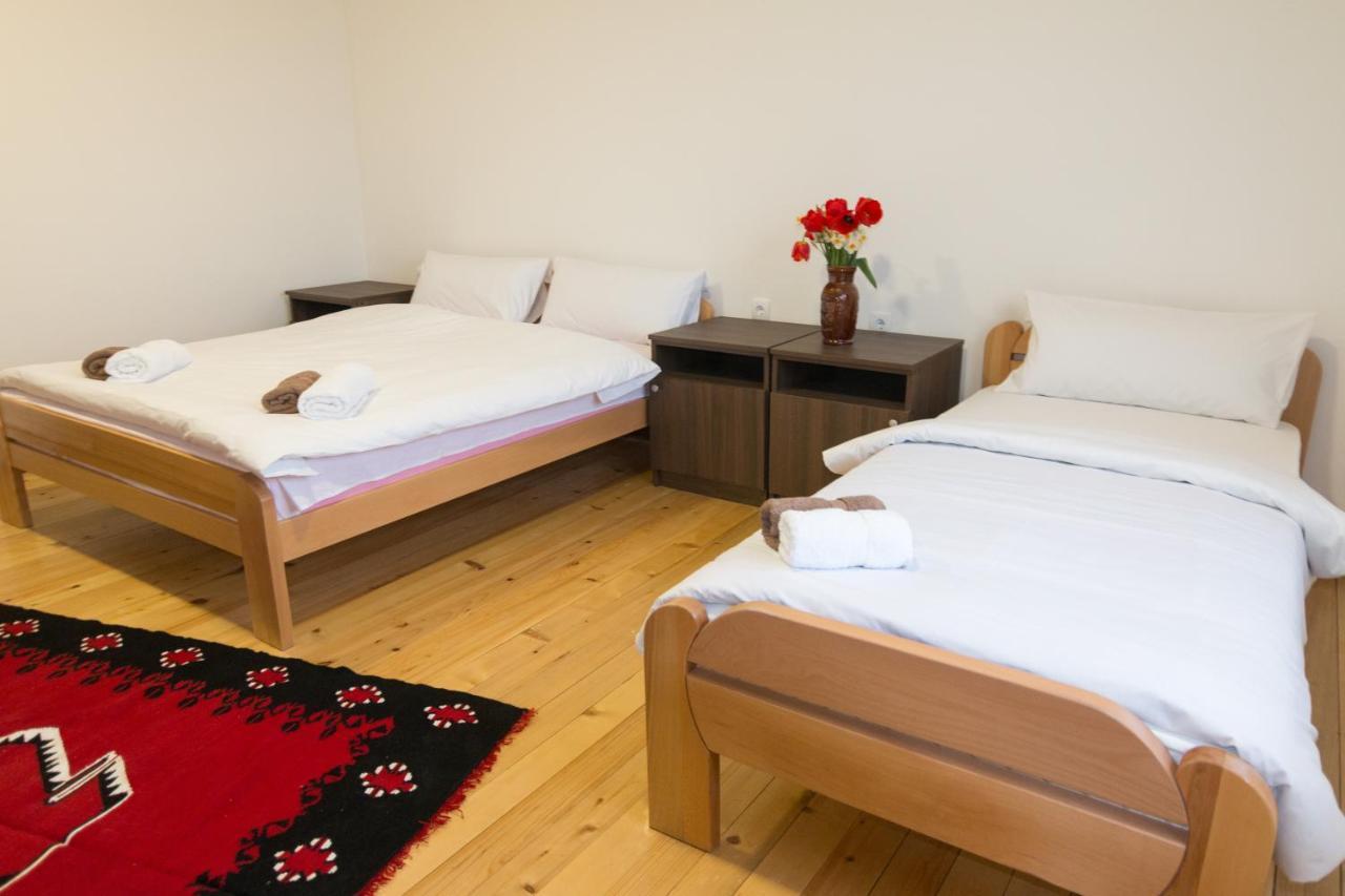 Viktorijini Konaci Aparthotel Kremna ภายนอก รูปภาพ