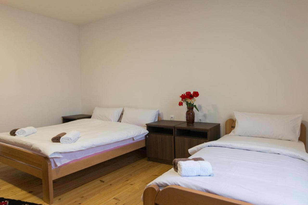 Viktorijini Konaci Aparthotel Kremna ภายนอก รูปภาพ